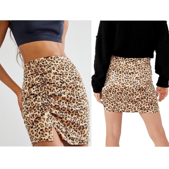 NWT FREE PEOPLE Y2K 90s Satin Leopard Print Ruched Side Slit Pencil Mini Skirt 2 - Picture 3 of 9